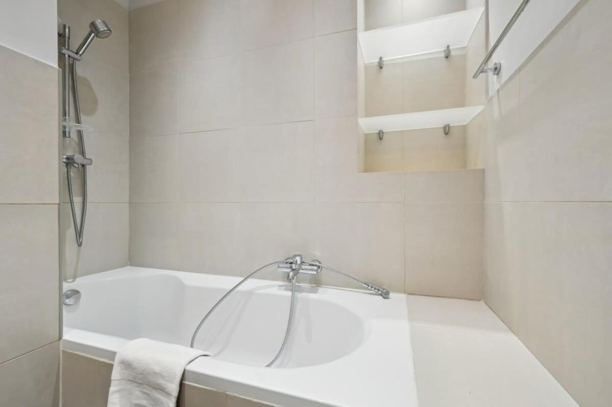 פריז 1Br Champs-Elysees - Cityapartmentstay מראה חיצוני תמונה